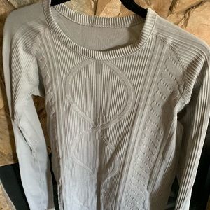Lululemon Swiftly shirt